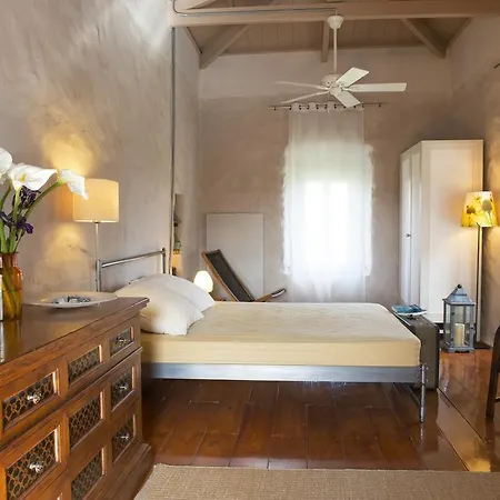 Holiday home Painter's Country House *